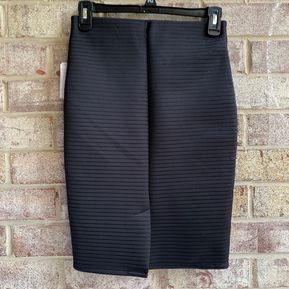 CHARLOTTE RUSSE PENCIL SKIRT - Picture 4 of 5